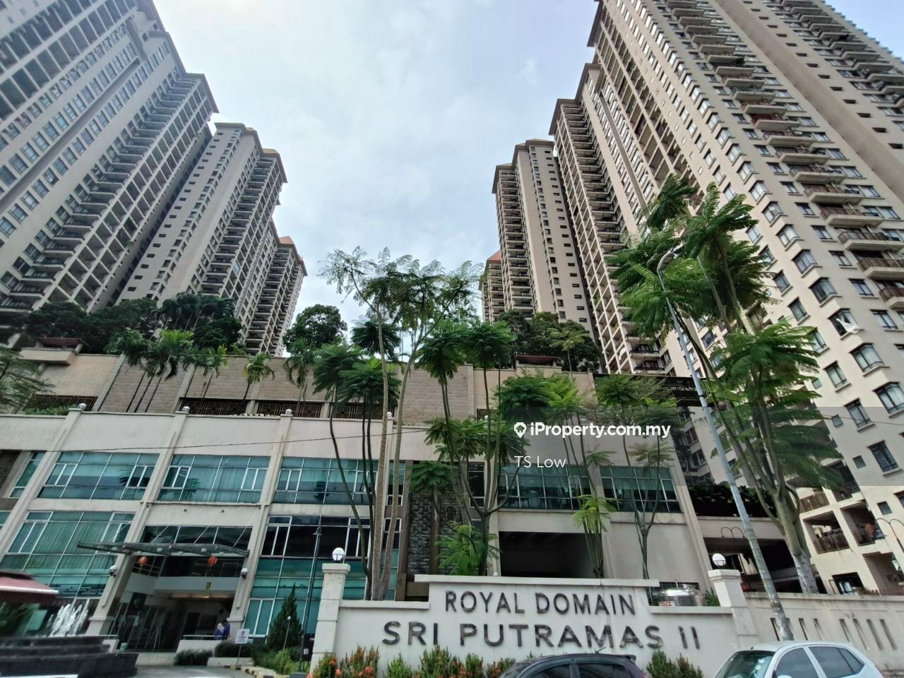 Royal Domain Sri Putramas 2 Condominium 3 bedrooms for sale in Jalan
