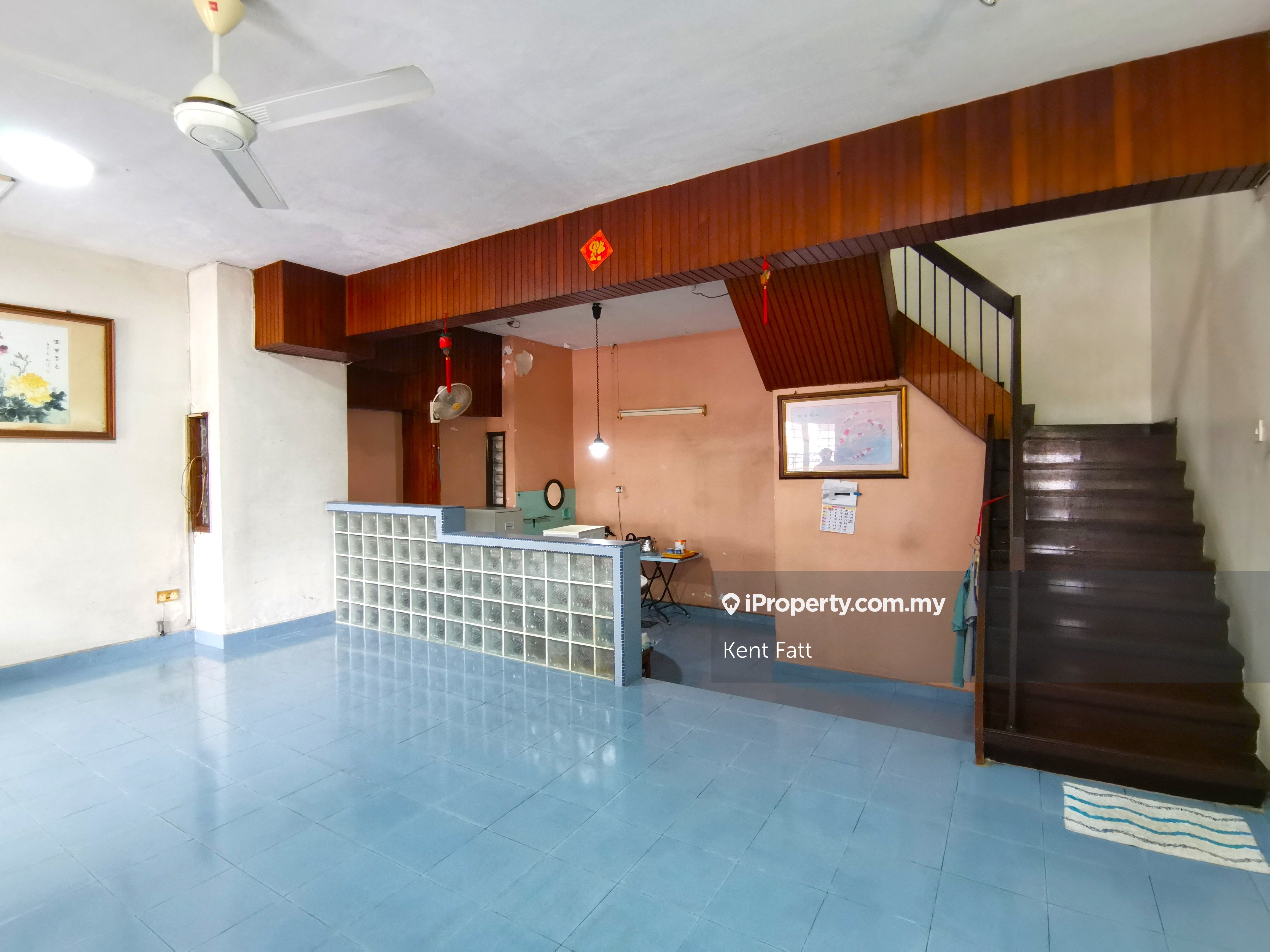 Taman Connaught 32 x 75, Taman Segar, Taynton View, Cheras for sale