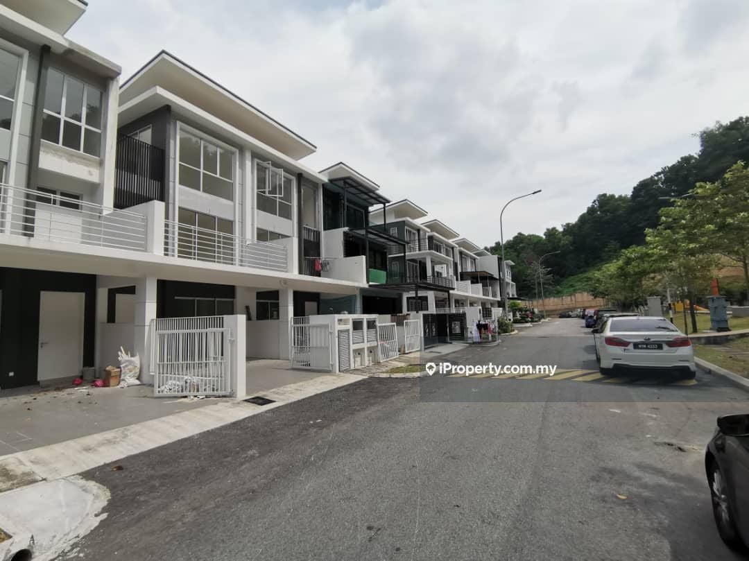 3 Storey House For Sales At Bayu Height Serdang Serdang Intermediate 3 Sty Terrace Link House 5 Bedrooms For Sale Iproperty Com My