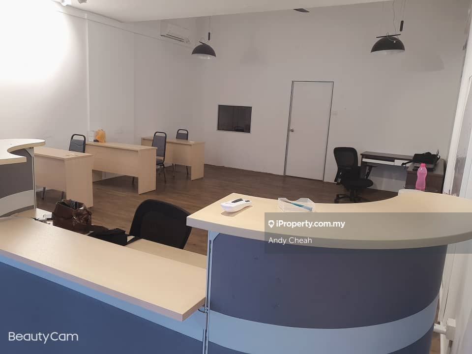 Akademik Suite,Austin Heights, Tebrau