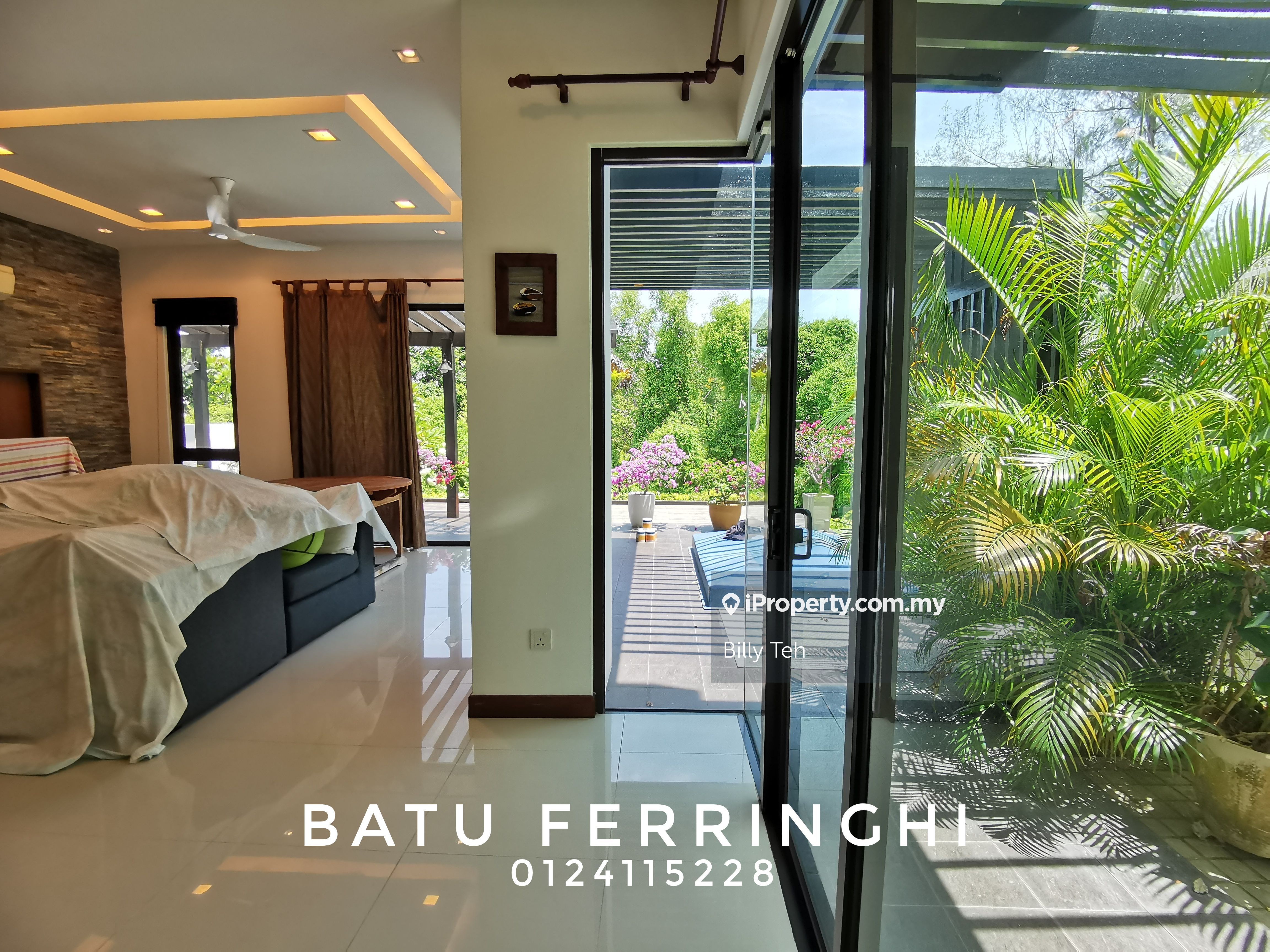 Batu Ferringhi Intermediate Semidetached House 5+1 bedrooms for sale