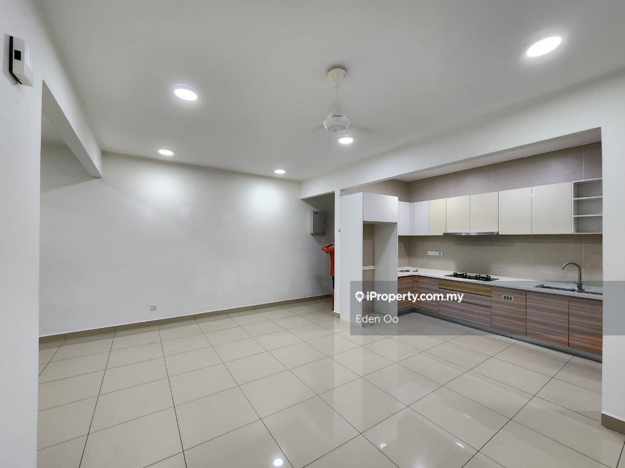 V-Residensi 2 Serviced Residence 3 Bedrooms For Rent In Shah Alam ...