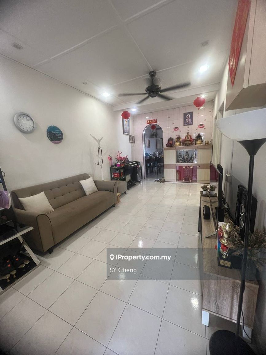Taman universiti, Johor Bahru 1sty Terrace/Link House 2 bedrooms for