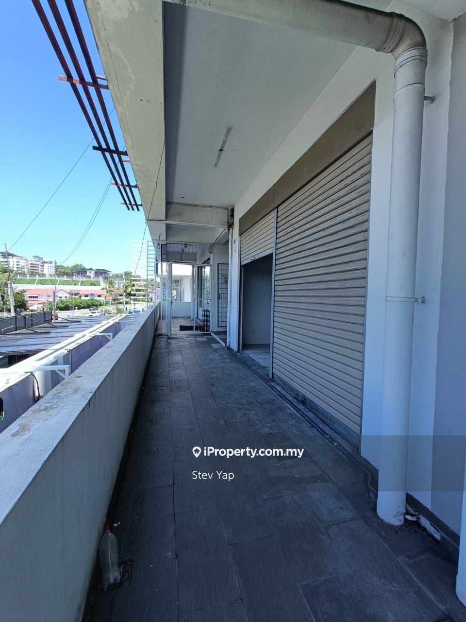 Damai 1st Floor Shop Lot Facing Road, Kota Kinabalu Shop for rent