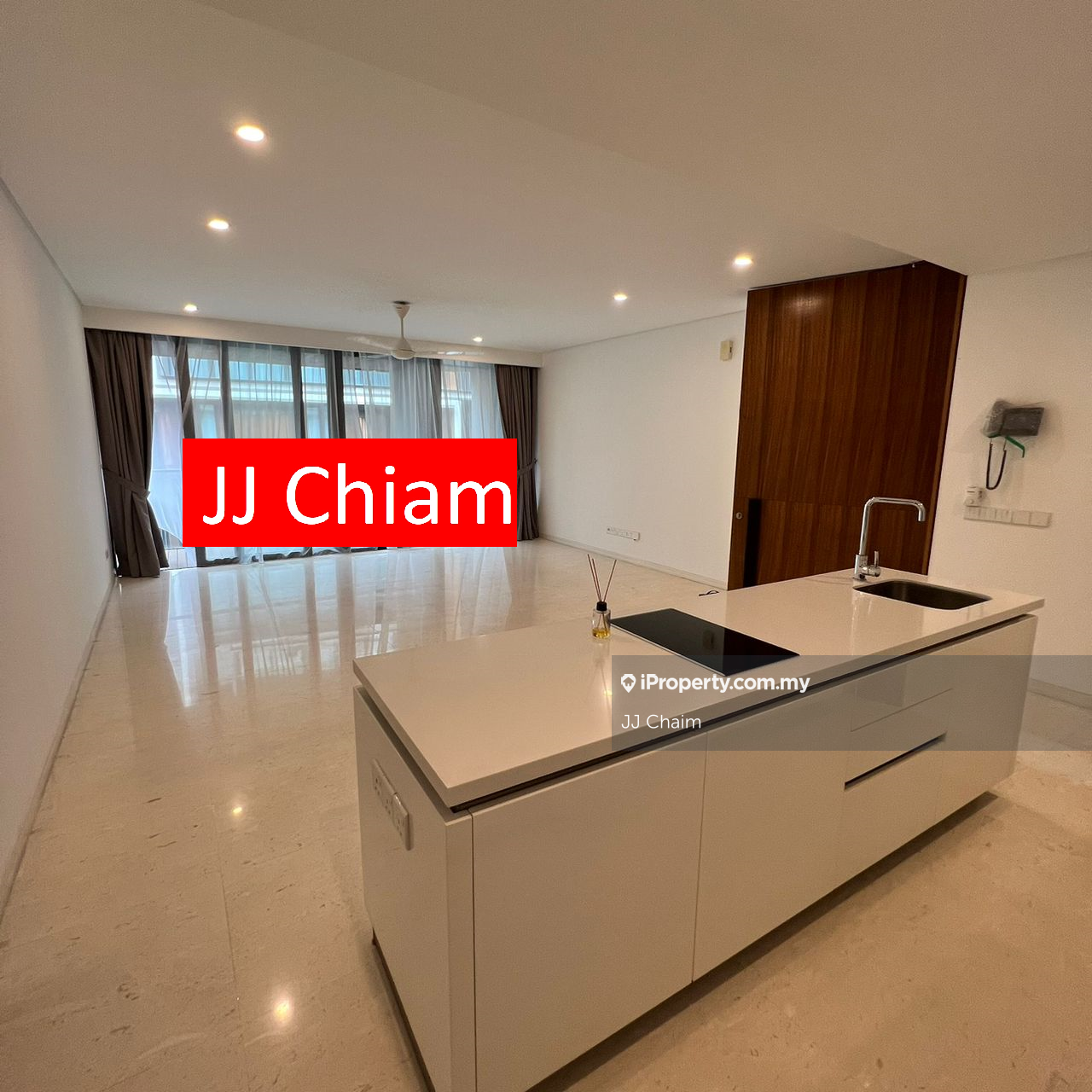 Shorefront Residences Condominium 4 bedrooms for rent in