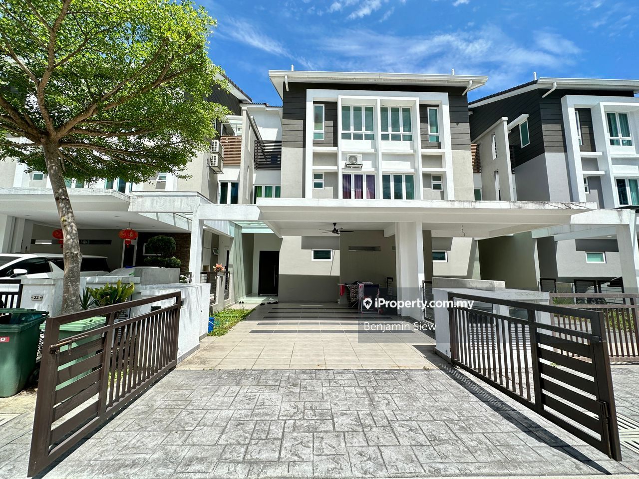 Tiara South Bandar Rinching Semenyih, Semenyih End lot 3sty Terrace