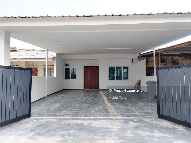 Ayer Keroh 1sty Terrace/Link House 4 bedrooms for sale