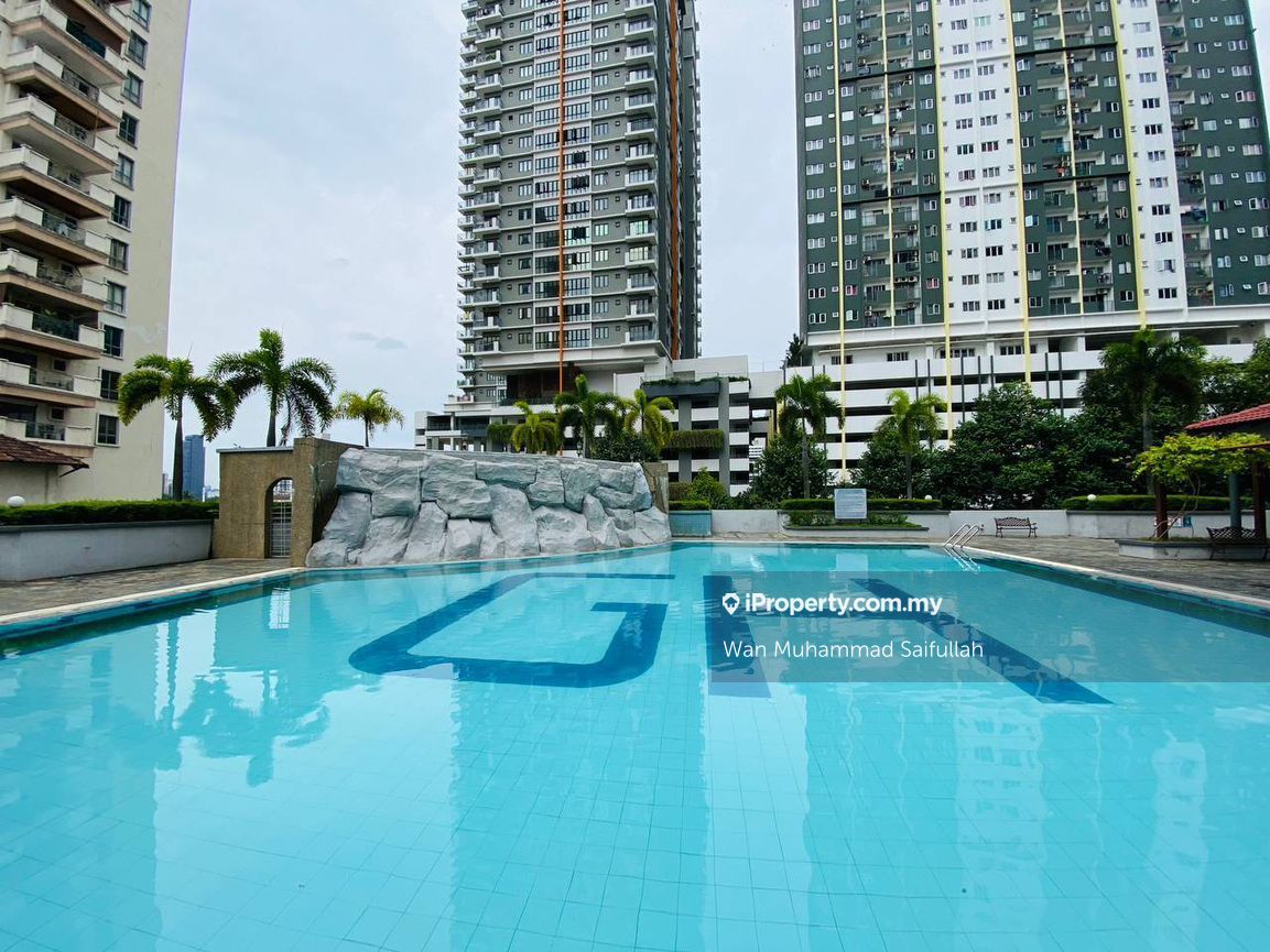 Gurney Heights Penthouse Condominium 5 bedrooms for rent in Keramat ...