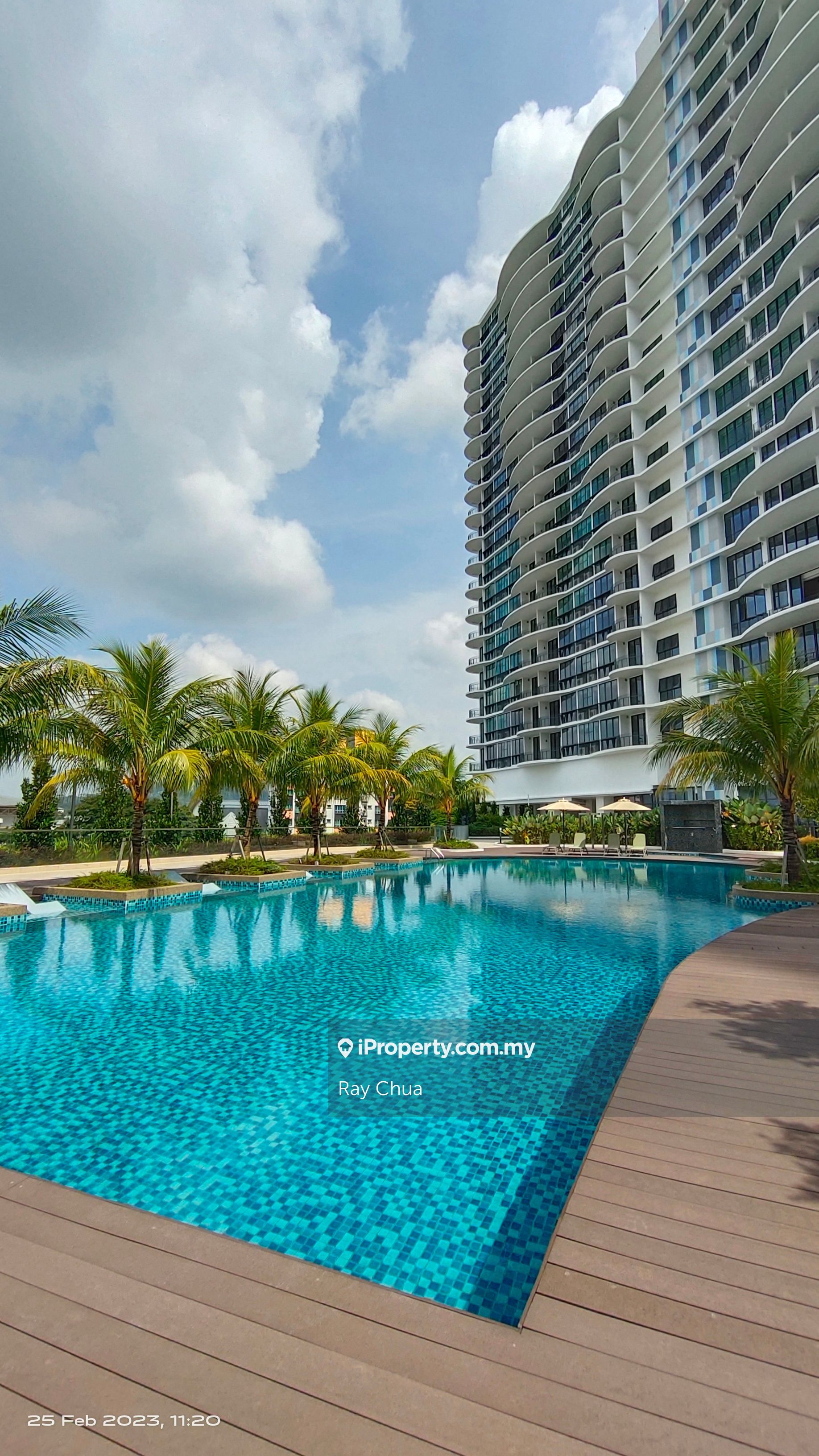 Senada Residence KLGCC Resort Intermediate Serviced Residence 2 bedrooms for sale in Mont