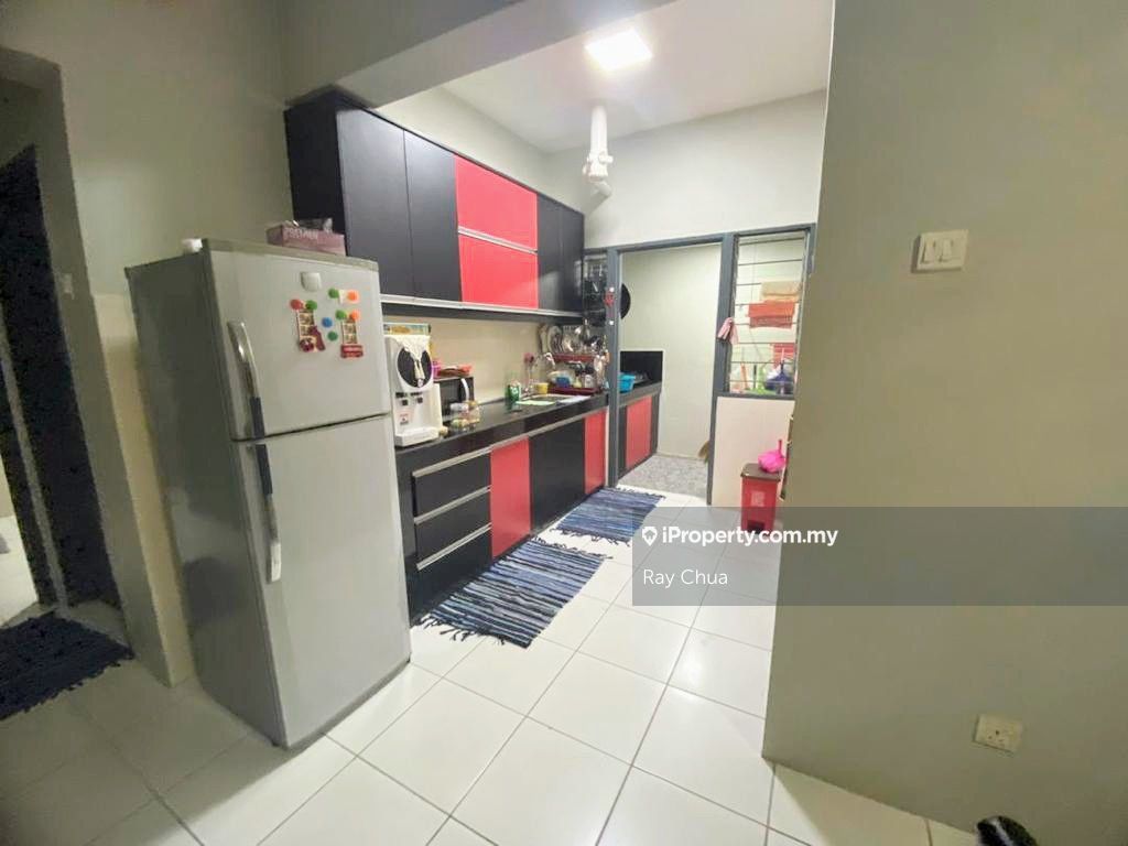 Calisa N Calisa Residences Corner lot Condominium 3 bedrooms for rent