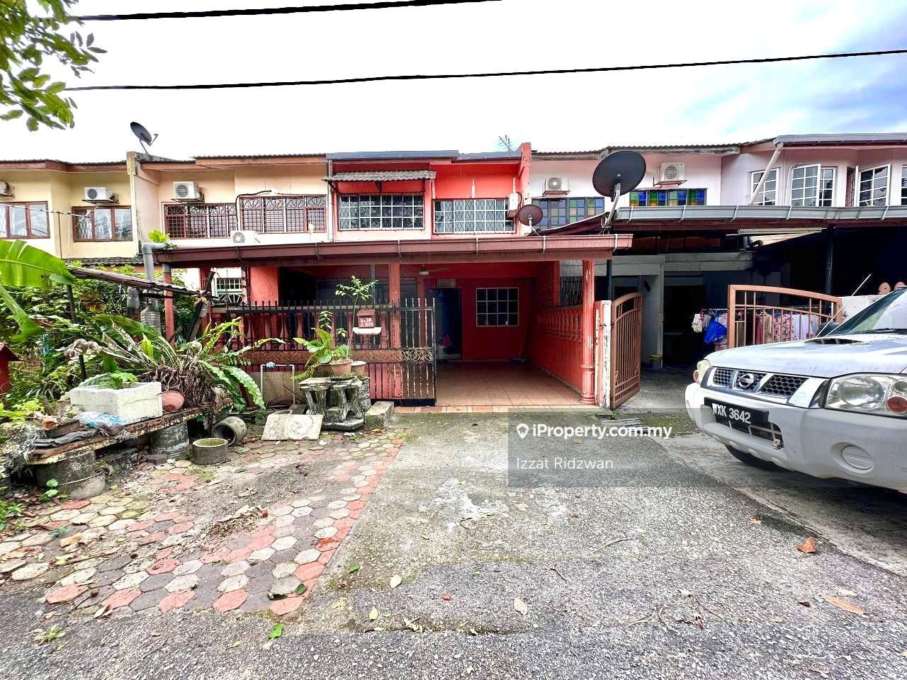 Taman Cempaka, Ampang Intermediate 2sty Terrace/Link House 4 bedrooms for sale