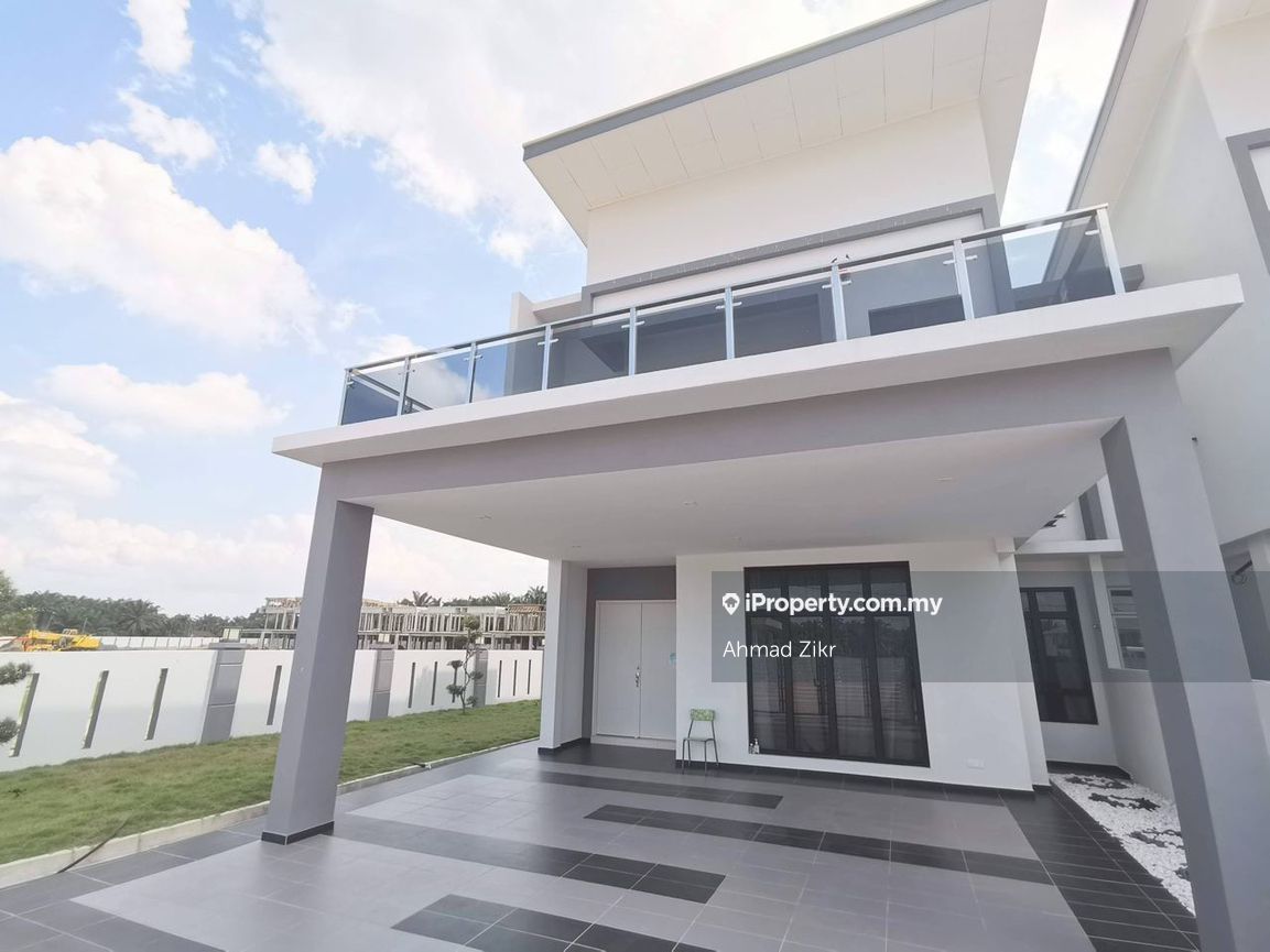 Muar 2sty Terrace/Link House 4 bedrooms for sale