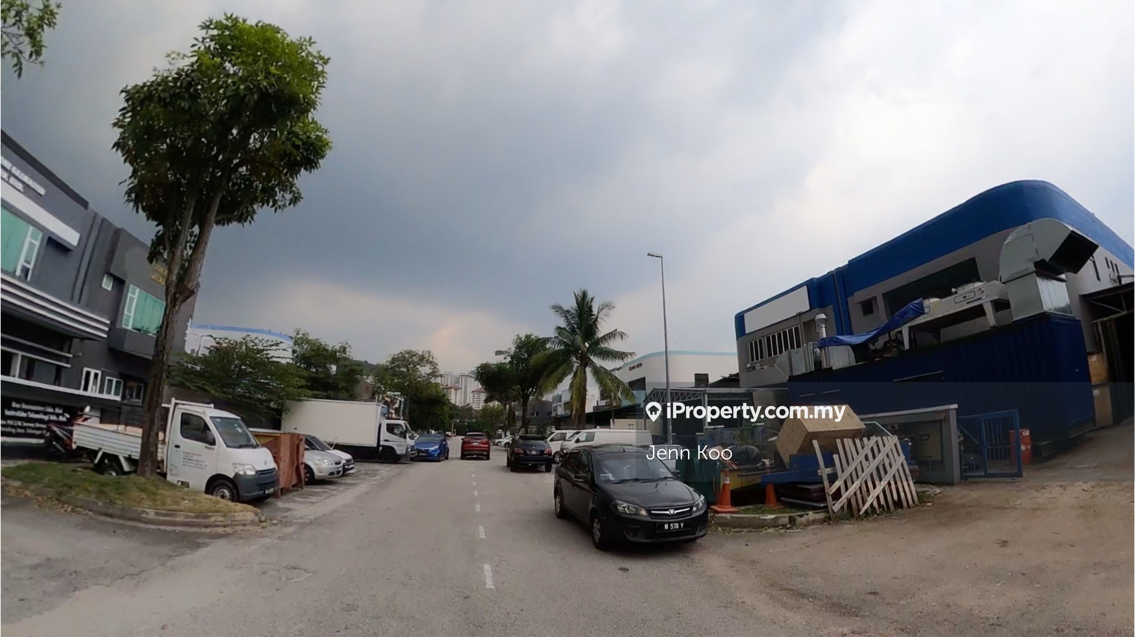 Below JPPH Transacted Price, Kota Damansara 1.5 sty Semi-D Factory