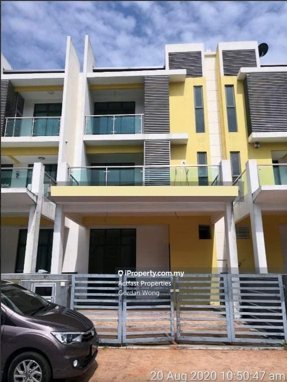 3Storey Terrace Taman Ukay Tropika【Market RM 1.2m】, Ampang For Sale ...