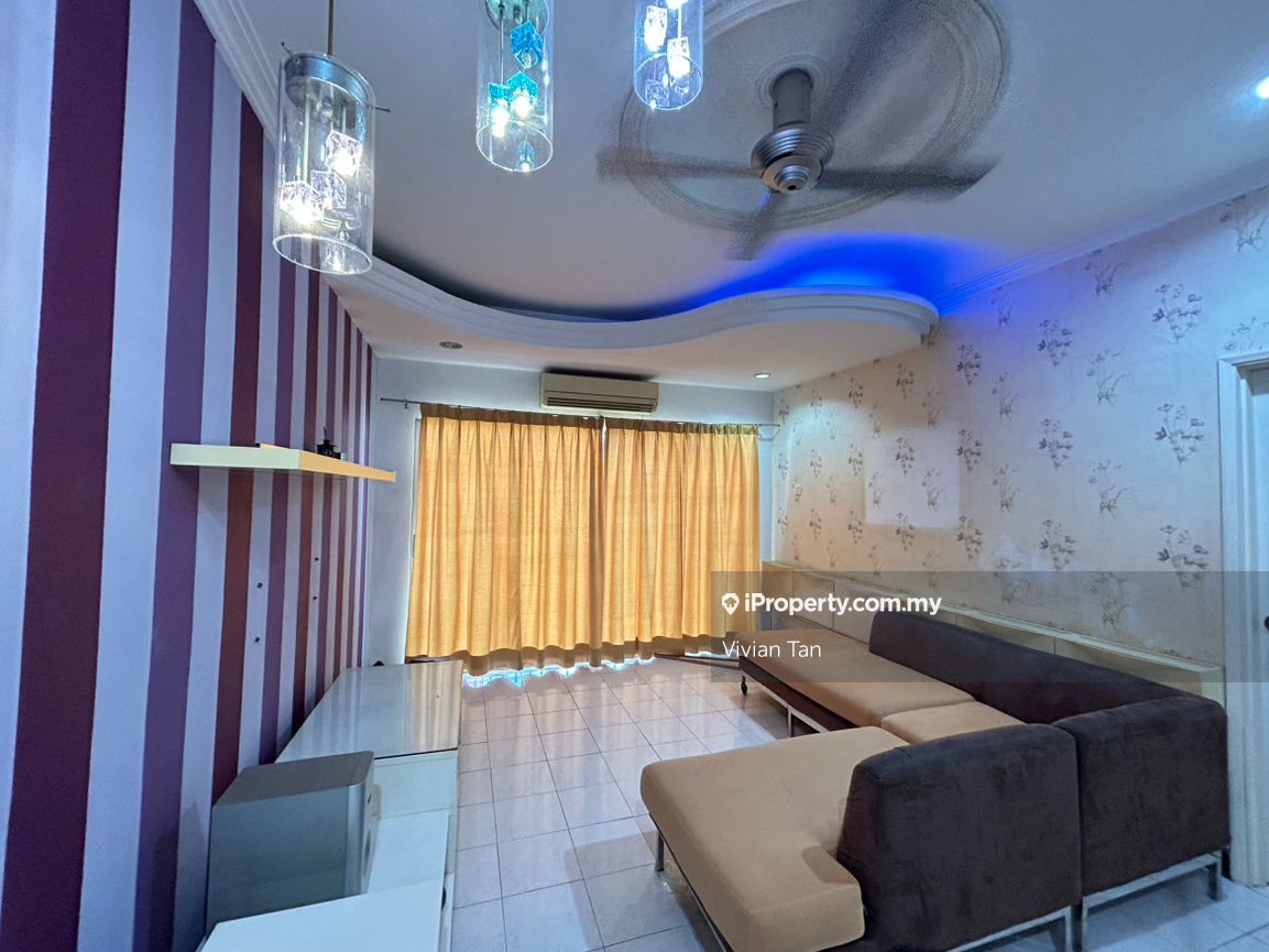 Vista Indah Putra Corner lot Apartment 3 bedrooms for sale in Klang