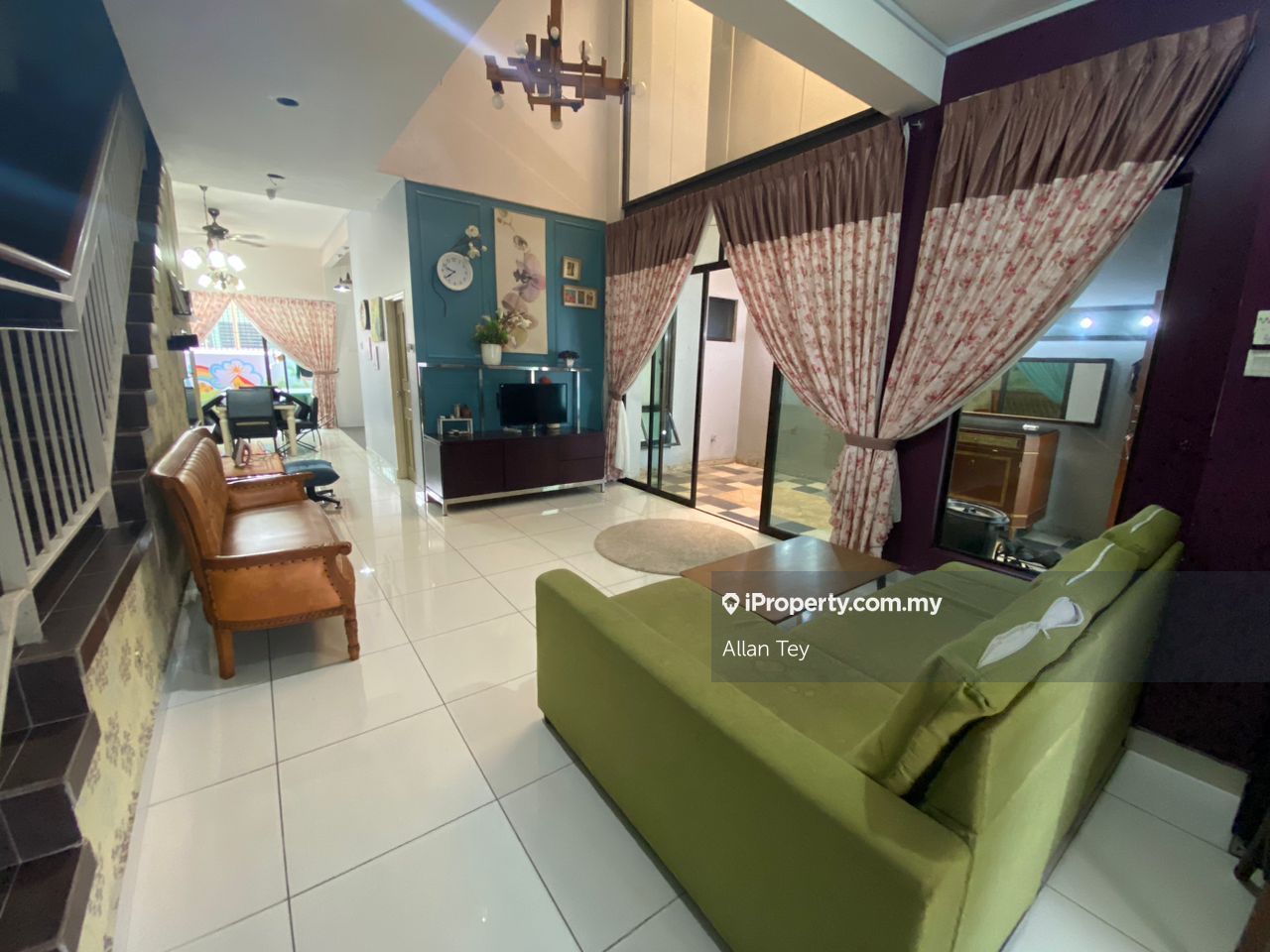 Taman Laguna, Johor Bahru 2sty Terrace/Link House 6+1 bedrooms for