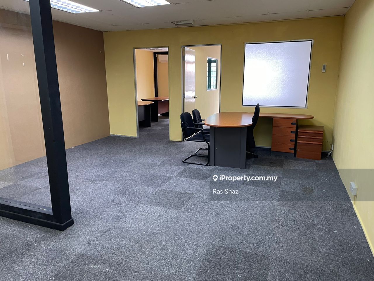 Seksyen 13 , Shah Alam Shop-Office 3 bedrooms for rent | iProperty.com.my