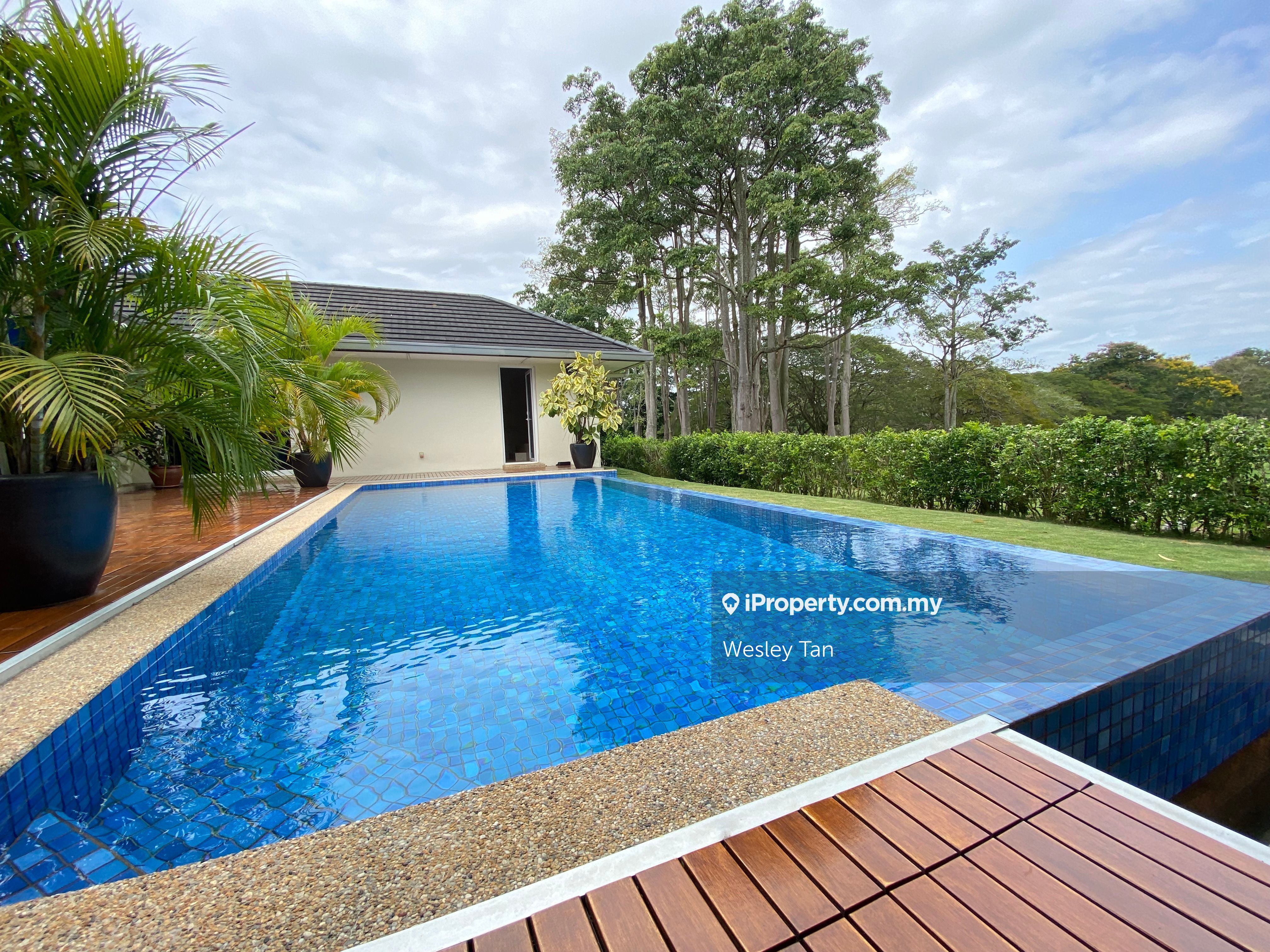 Tiara Golf Bungalow Resort House with Private Pool, Ayer Keroh