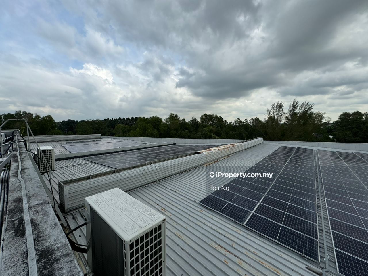 Detached Factory in Glenmarie — photo 4 of 7