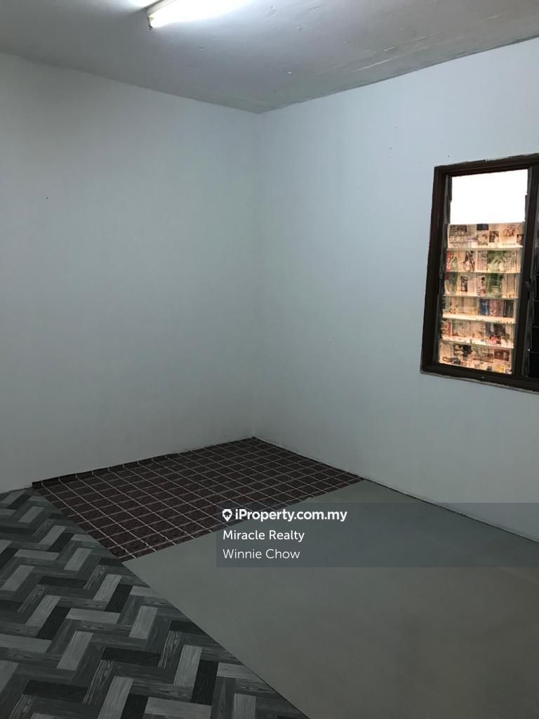 Pangsapuri Sri Nervillia Intermediate Apartment 3 Bedrooms For Rent In Kota Kemuning Selangor Iproperty Com My