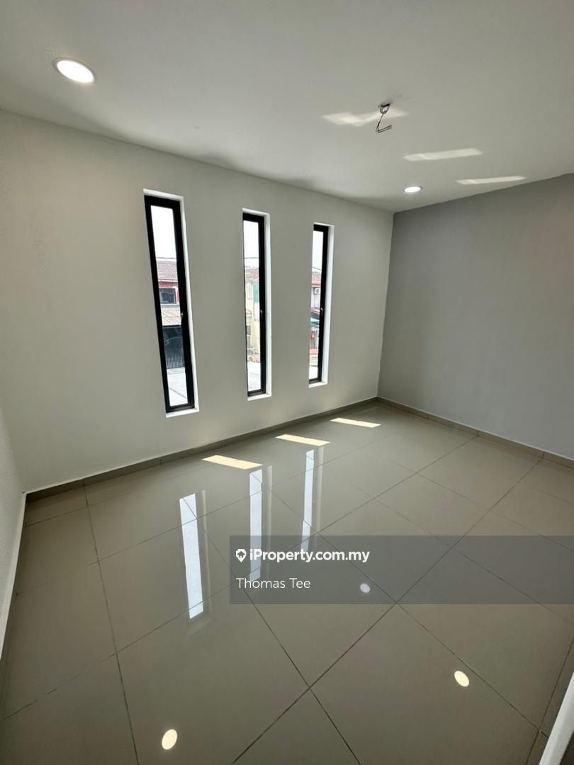 Kota Masai, Masai Intermediate 2sty Terrace/Link House 4 bedrooms for