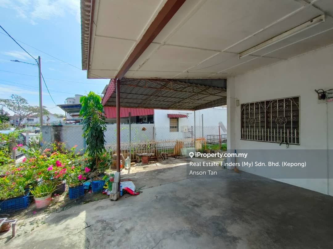 Selayang Jaya, Selayang 2-sty Terrace/Link House 3 bedrooms for sale
