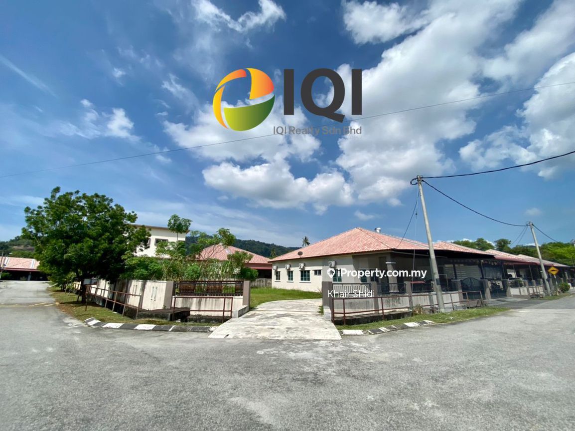 Seri Manjung Hospital, Seri Manjong Corner lot Semidetached House 4