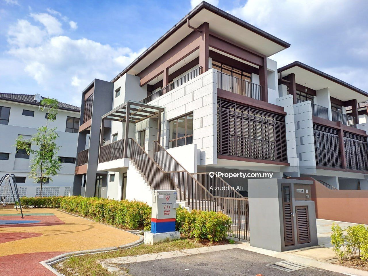 Mulia Residence, Cyberjaya 3sty Terrace/Link House 7 bedrooms for sale