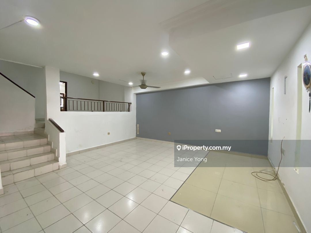 Taman MounT Austin Jalan Mutiara Emas 3, Johor Bahru 2sty Terrace/Link