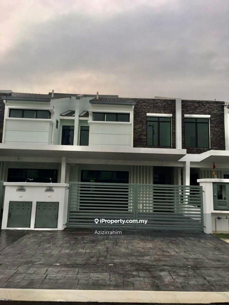Cyberjaya 2sty Terrace/Link House 5 bedrooms for rent