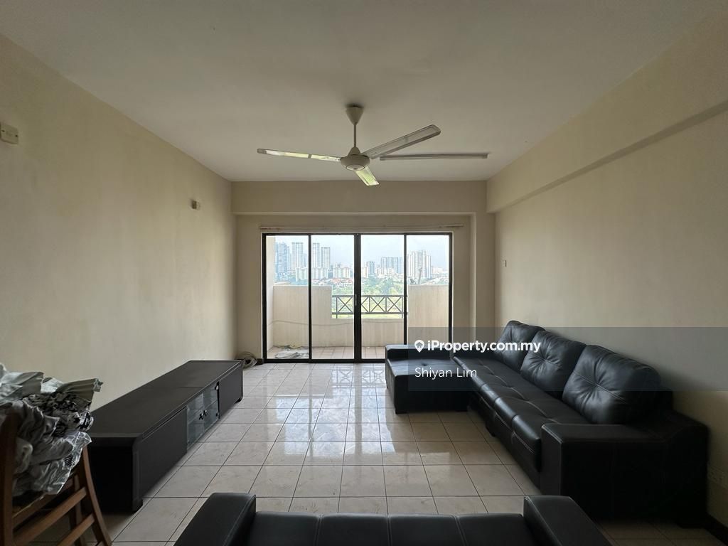 Vista Komanwel C Corner lot Condominium 3 bedrooms for sale in Bukit
