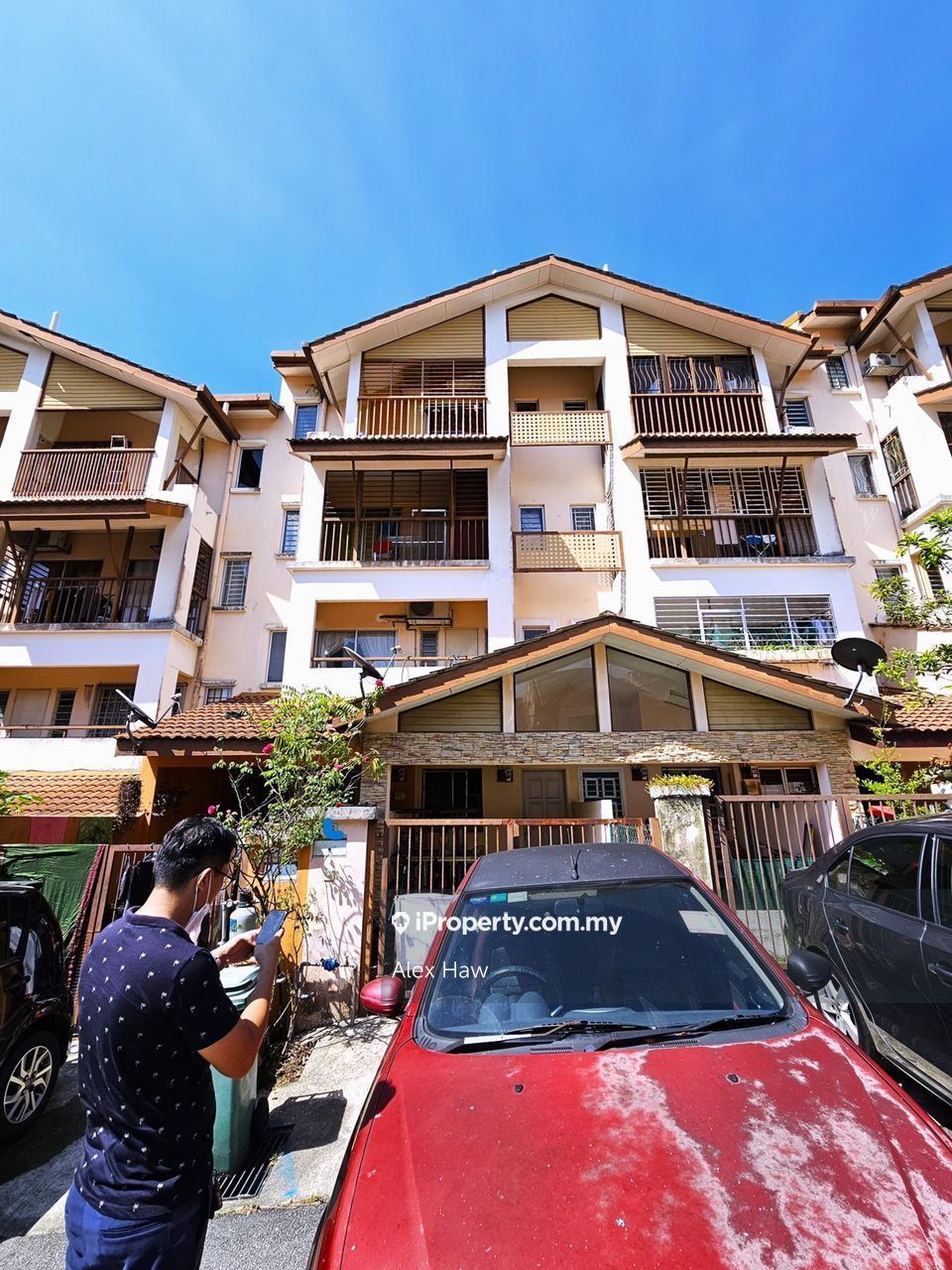 Amansiara Townhouses, Batu Caves Intermediate Townhouse 3 bedrooms for