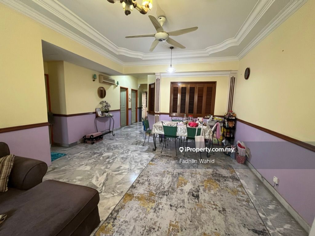 Sri Alam Condominium Intermediate Condominium 2+1 bedrooms for sale in