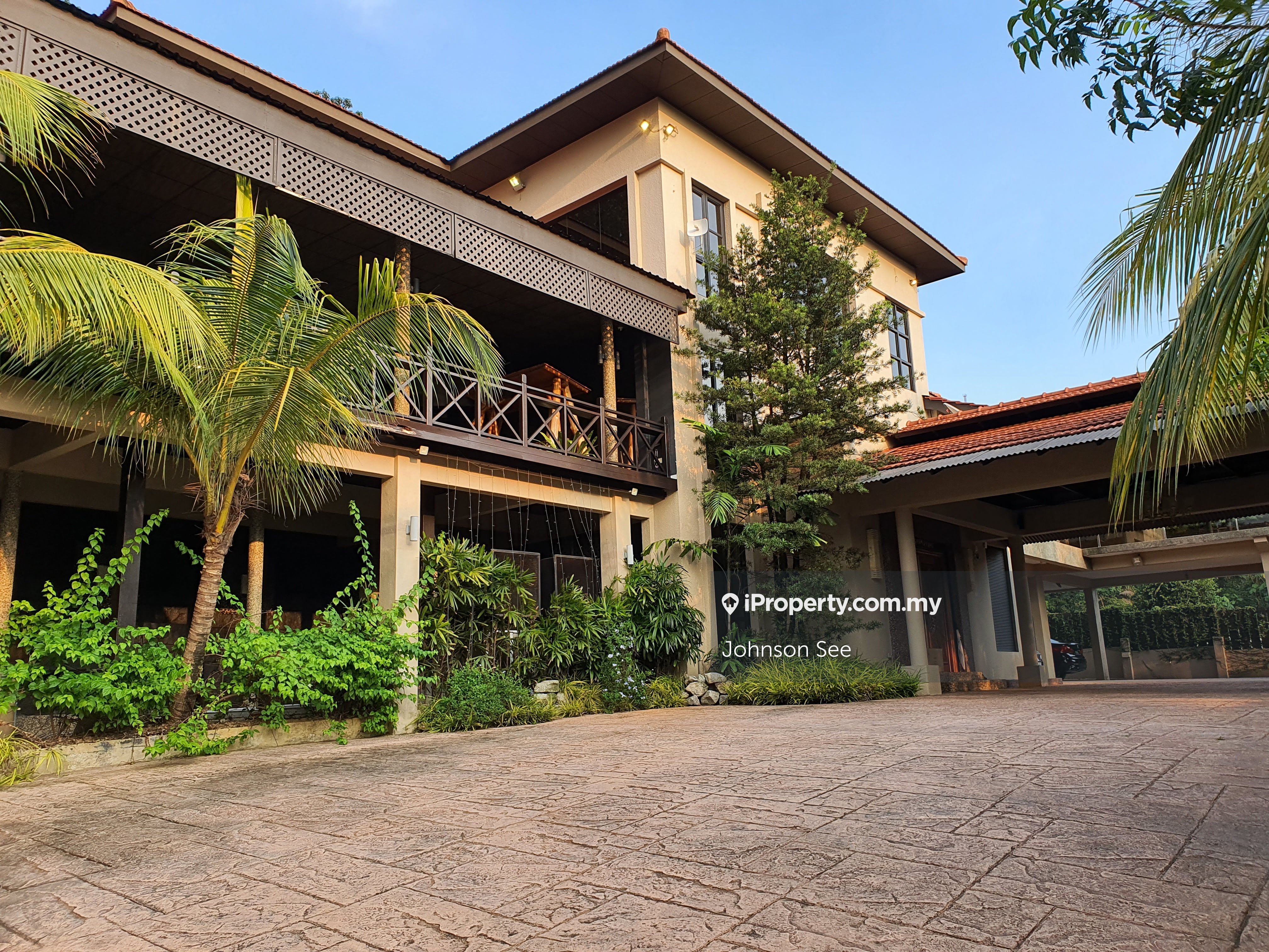 Bungalow Nestled In The Heart Of A Lush Forest Reserve For Sale!