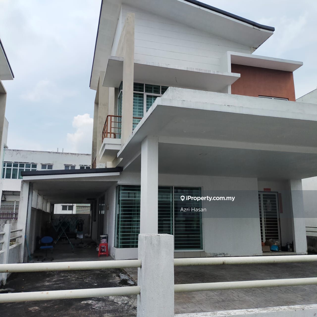 Jenjarom Semidetached House 5 bedrooms for rent