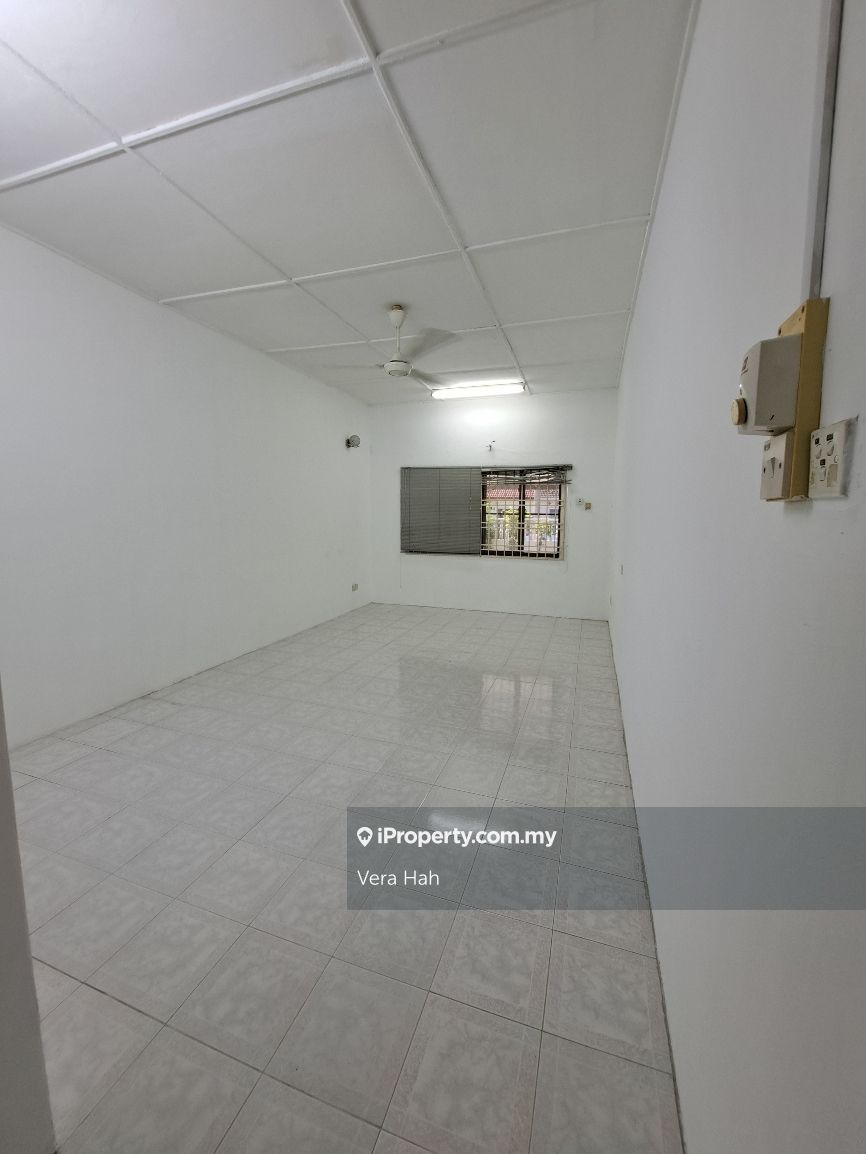 Taman Eng Ann, Klang Intermediate Semidetached House 4 bedrooms for