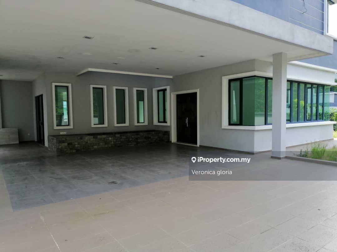 3.5 Storey Bungalow For Sale
