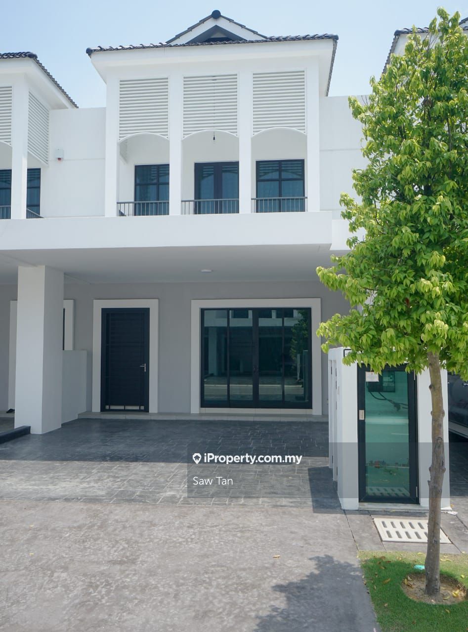 Batu Kawan Intermediate 2sty Terrace/Link House 4+1 bedrooms for rent