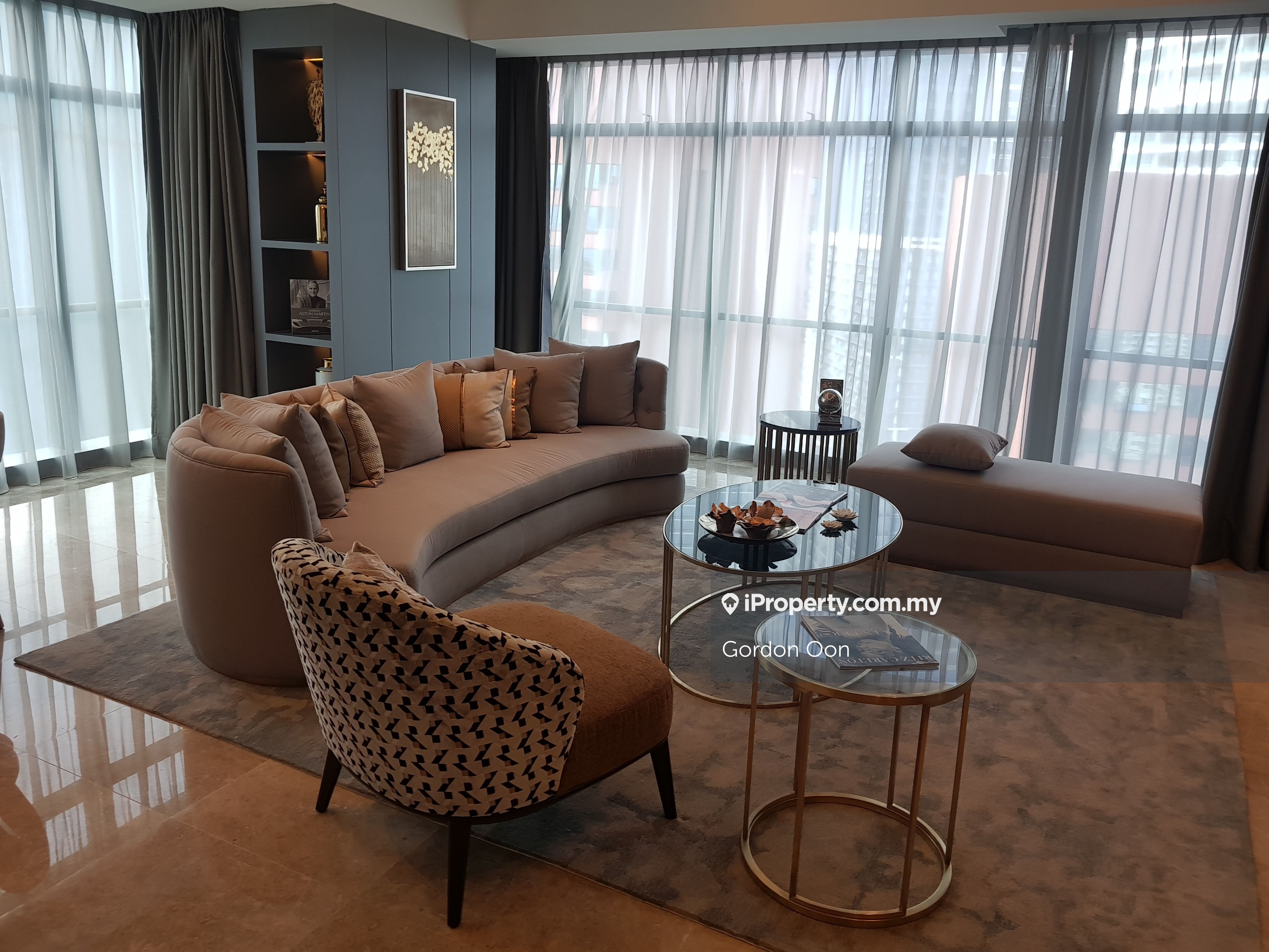 Rent Ritz Carlton Residences