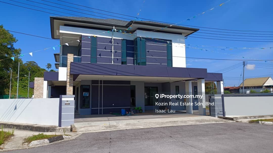 SEMI D PENDING , Kuching Semidetached House 4 bedrooms for sale