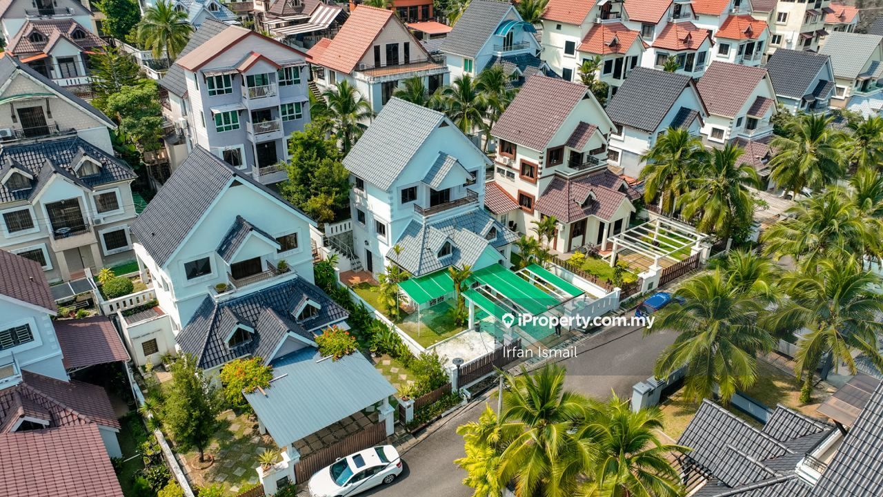 Ferringhi Villas, Penang, Batu Ferringhi Bungalow 5 bedrooms for sale