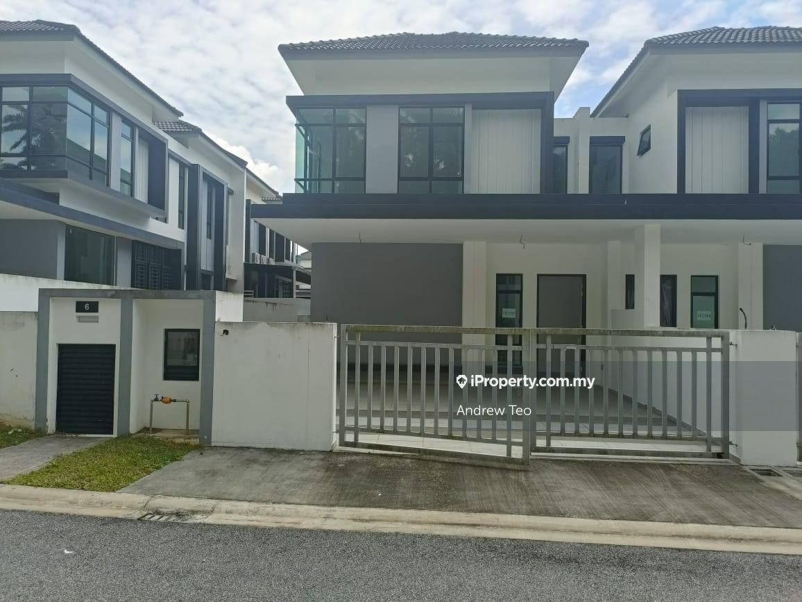 Taman Austin Duta, Johor Bahru Intermediate Cluster House 4 bedrooms ...