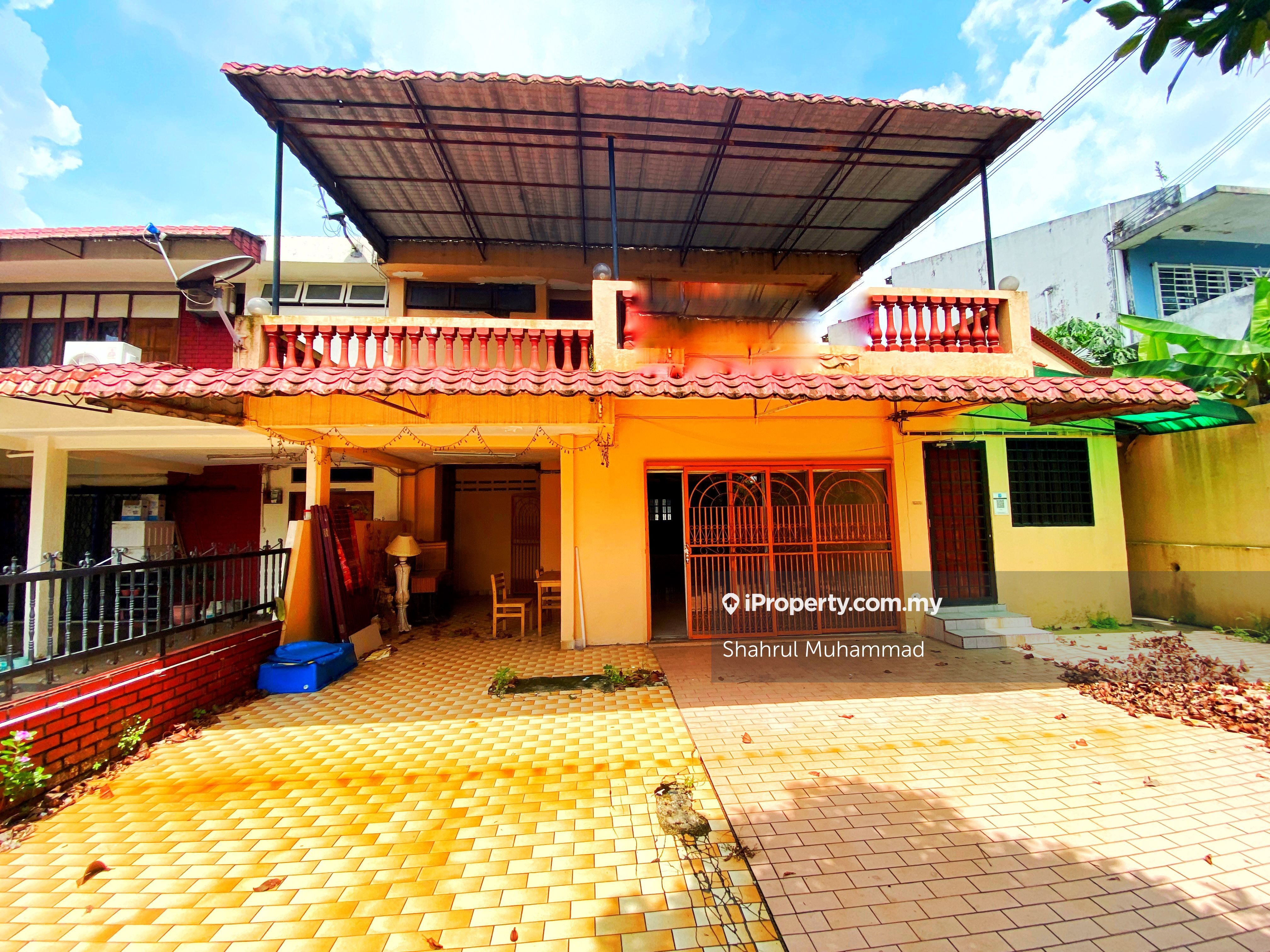 Seksyen 6, Shah Alam End lot 2sty Terrace/Link House 5 bedrooms for