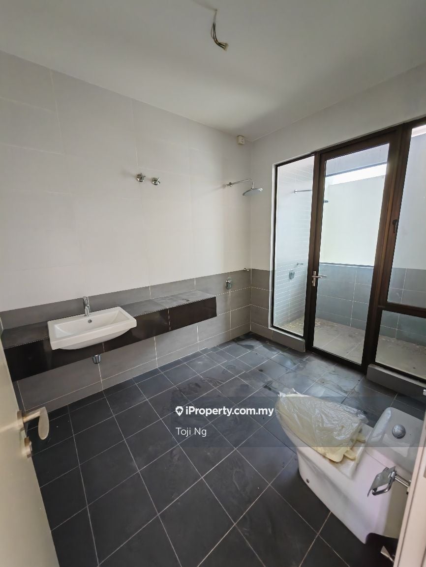 Terrace House in Bandar Kinrara — photo 7 of 7