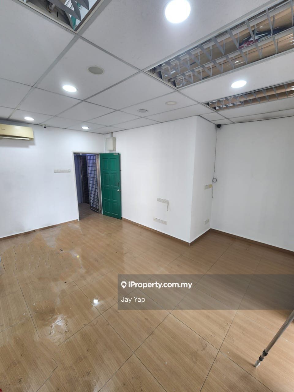 Batu Caves Centre Point Level 2 Corner Office , Batu Caves Office 3