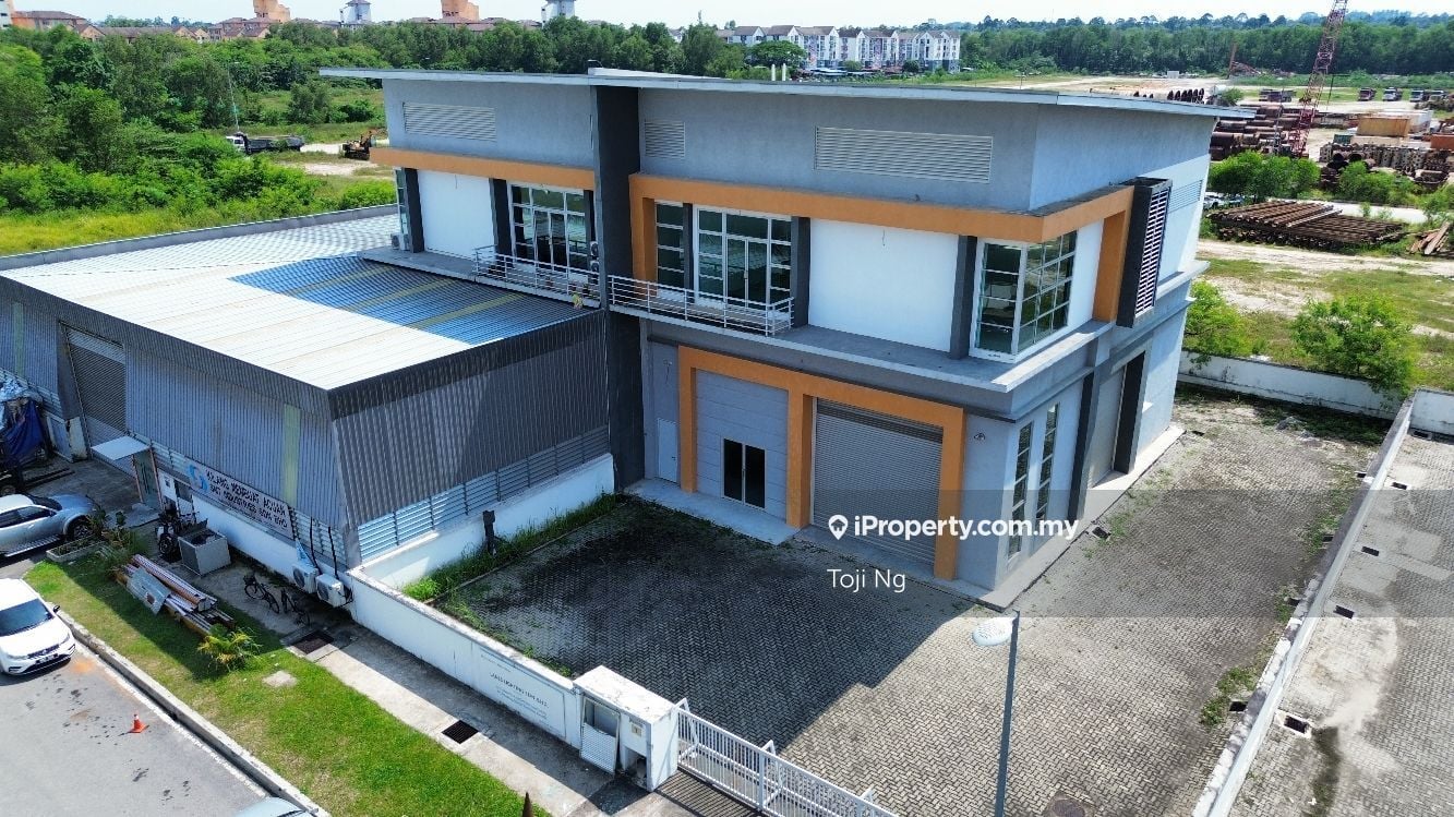 semi d factory for sale in Puchong, Selangor, Malaysia — 6,028 sqft
