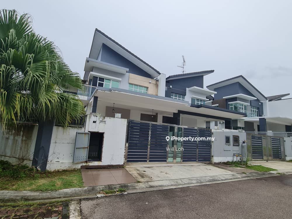 Taman Seri Austin Hills, Johor Bahru Cluster House 4+1 bedrooms for
