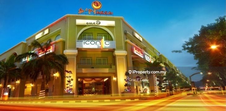 3 storey D'Piazza main road with tenant , Bayan Baru