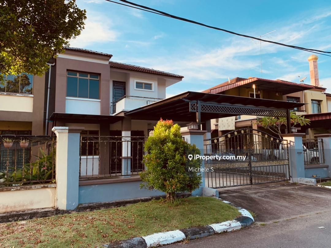 Taman Saujana, Kluang Corner lot Semi-detached House 4 bedrooms for ...