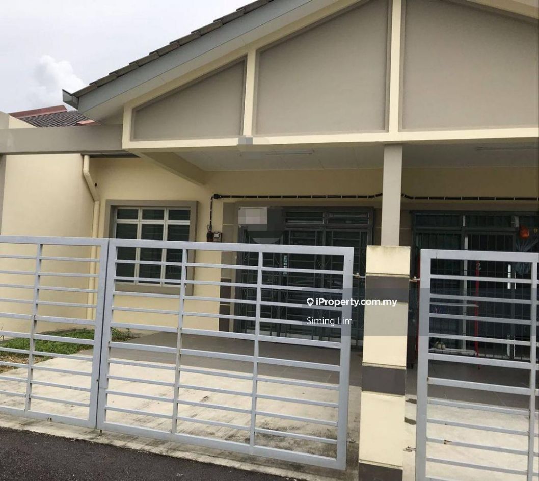 Kulaijaya, Kulai Intermediate 1sty Terrace/Link House 3 bedrooms for